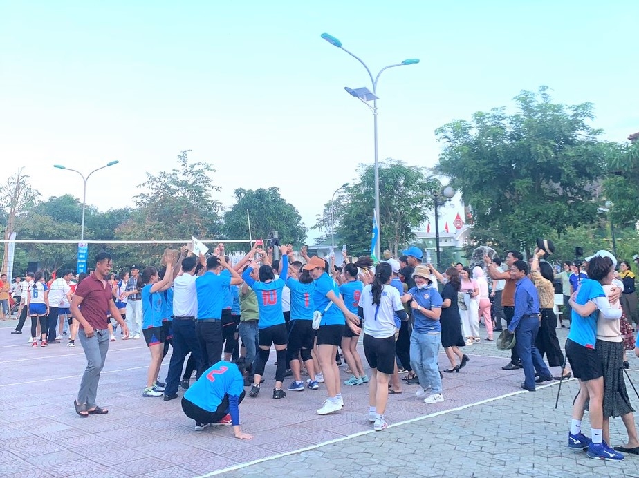 Hội thao truyền thống ngành giáo dục Nghệ An lần thứ IX: Sôi nổi, ấn tượng Hội thao truyền thống ngành giáo dục Nghệ An lần thứ IX: Sôi nổi, ấn tượng