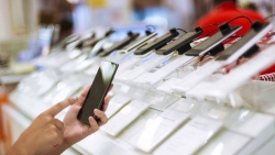 Thị trường điện thoại thông minh đang rất “khắc nghiệt”, đi xuống quý thứ 3 liên tiếp