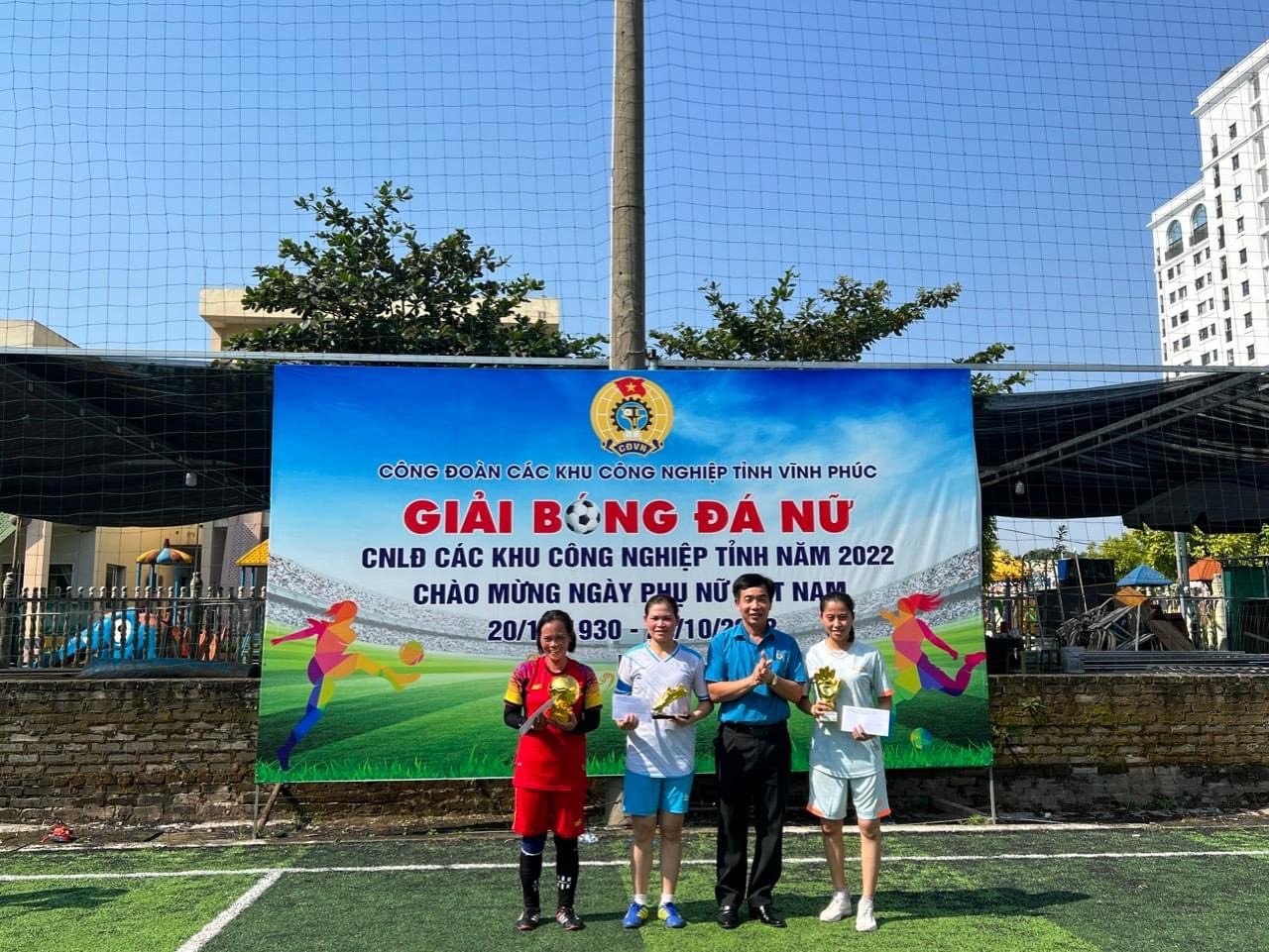Trao giải bóng đá nữ công nhân các Khu công nghiệp tỉnh Vĩnh Phúc