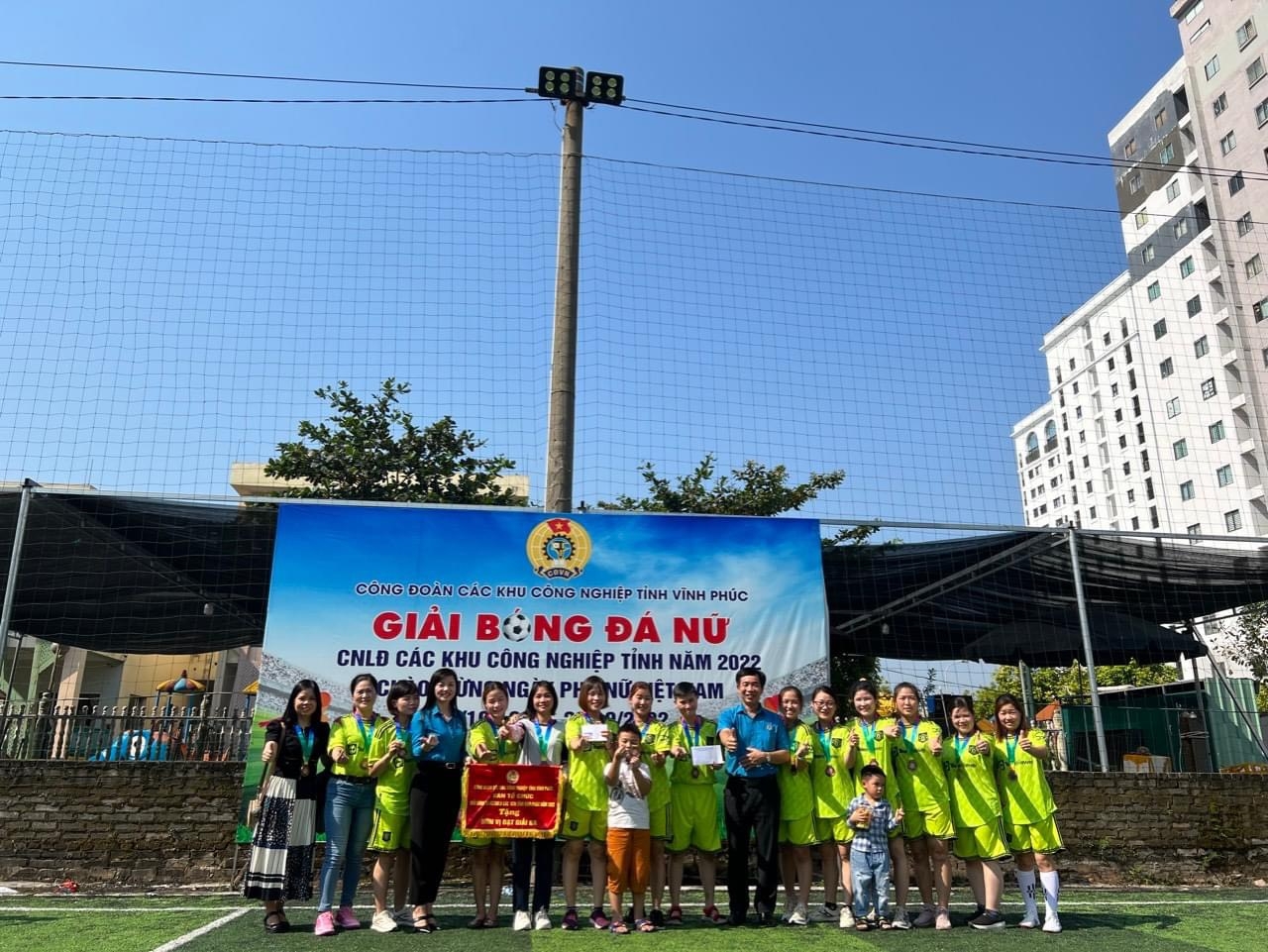 Trao giải bóng đá nữ công nhân các Khu công nghiệp tỉnh Vĩnh Phúc