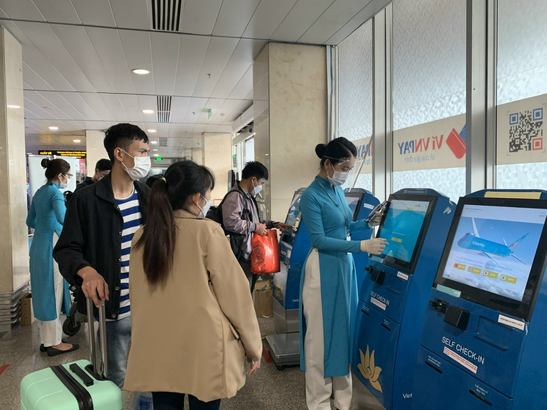 Khách bay từ Buôn Ma Thuột đã có thể làm thủ tục trực tuyến Khách bay từ Buôn Ma Thuột đã có thể làm thủ tục trực tuyến