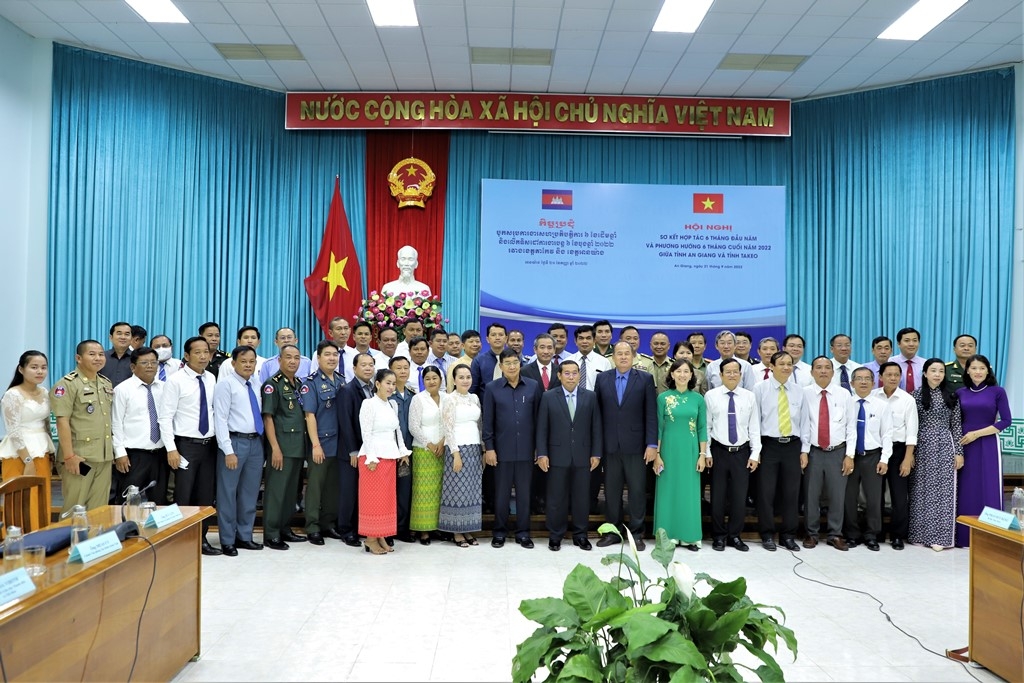 Nâng mối quan hệ hữu nghị truyền thống Việt Nam - Campuchia lên tầm cao mới