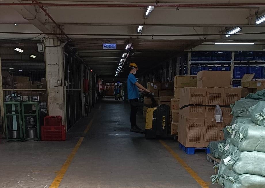 Đơn hàng sụt giảm, công nhân lo lắng thiếu việc làm