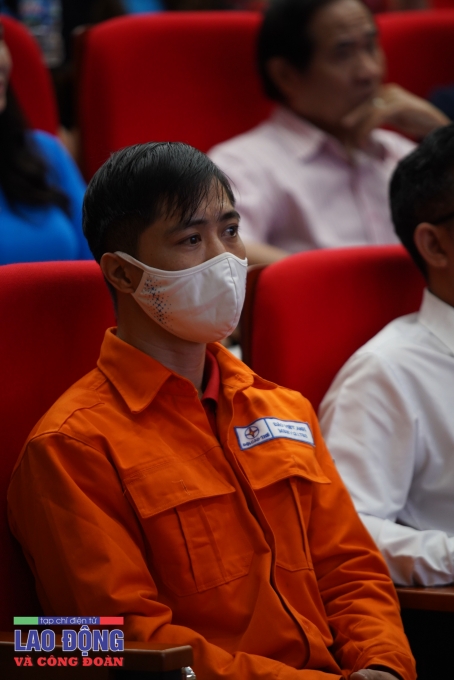 Cuộc thi “Vòng tay Công đoàn”: Những câu chuyện “cổ tích giữa đời thường” Cuộc thi “Vòng tay Công đoàn”: Những câu chuyện “cổ tích giữa đời thường”