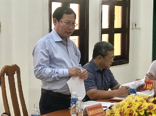 ông Nguyễn Văn Phúc, Phó Chủ tịch tại cuộc họp UBND huyện Hàm Thuận Nam ông Nguyễn Văn Phúc, Phó Chủ tịch tại cuộc họp UBND huyện Hàm Thuận Nam