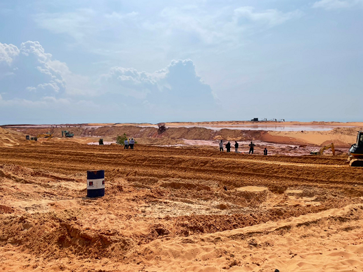 Mỏ titan Nam Suối Nhum nơi 4 công nhân gặp nạn Mỏ titan Nam Suối Nhum nơi 4 công nhân gặp nạn