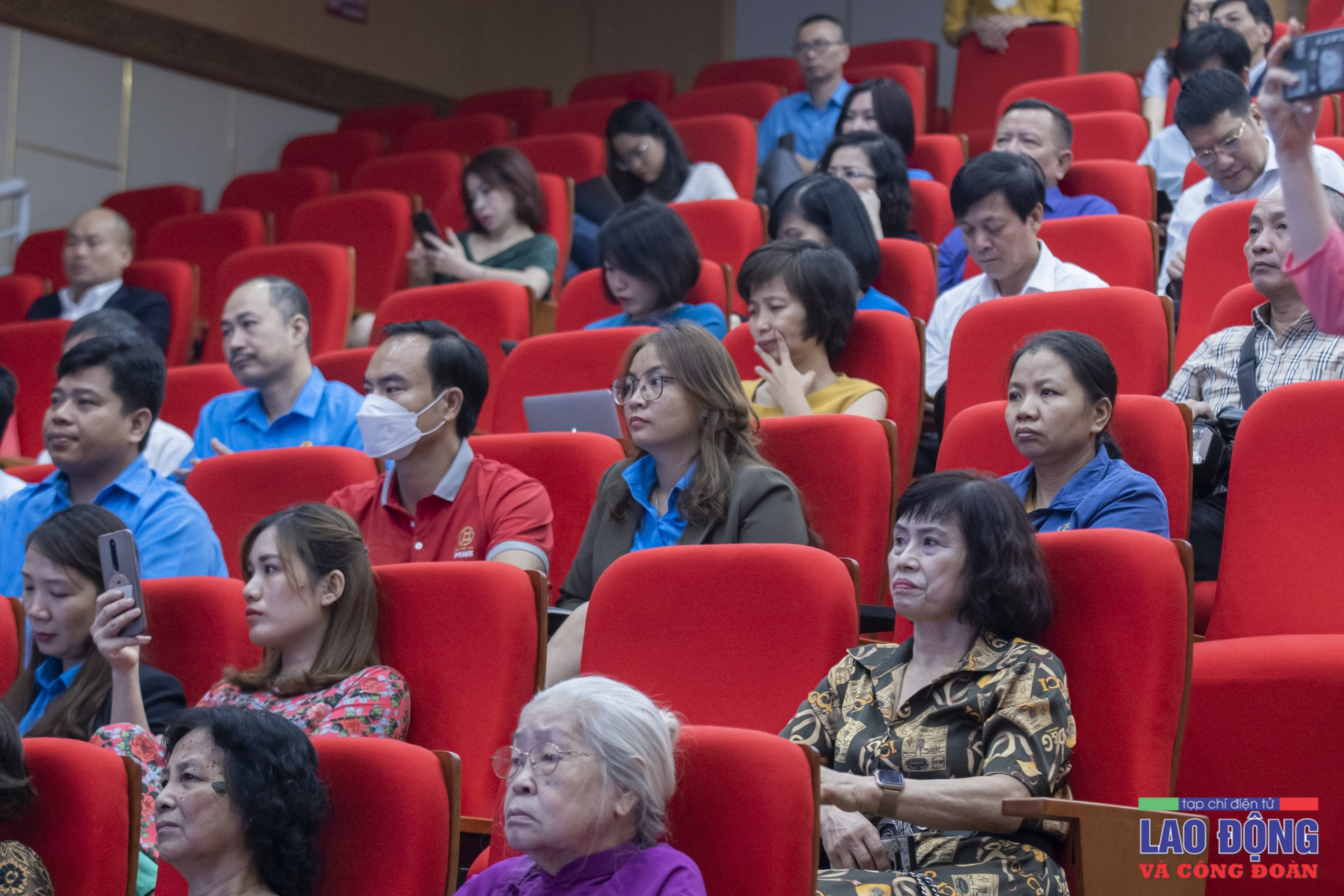 Những khoảnh khắc xúc động tại Lễ trao giải Cuộc thi "Vòng tay Công đoàn" Những khoảnh khắc xúc động tại Lễ trao giải Cuộc thi "Vòng tay Công đoàn"