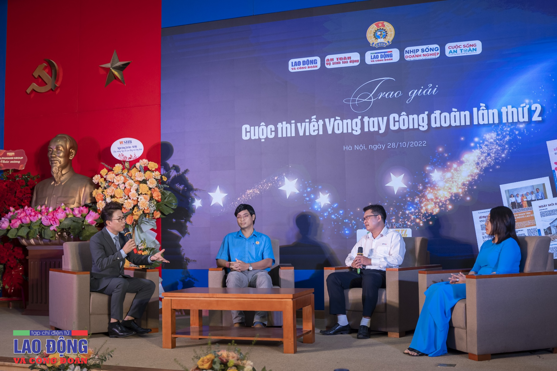 Những khoảnh khắc xúc động tại Lễ trao giải Cuộc thi "Vòng tay Công đoàn" Những khoảnh khắc xúc động tại Lễ trao giải Cuộc thi "Vòng tay Công đoàn"