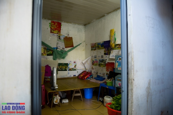 Phòng trọ 10m2 và 750 triệu m2 đất bỏ hoang