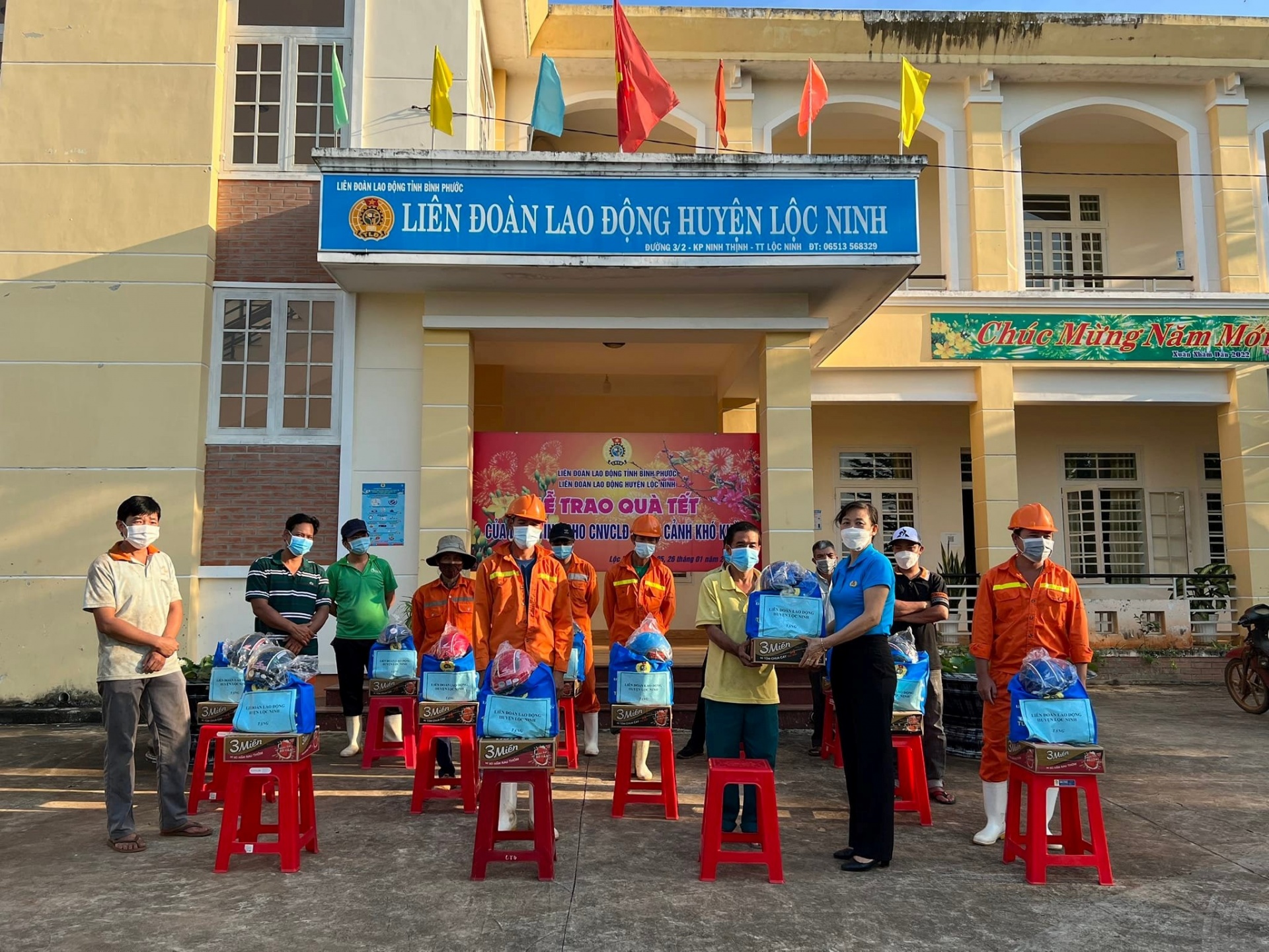 Công đoàn bình Phước dự kiến chi trên 35 tỷ đồng cho đoàn viên đón Tết Nguyên đán 2023 Công đoàn bình Phước dự kiến chi trên 35 tỷ đồng cho đoàn viên đón Tết Nguyên đán 2023