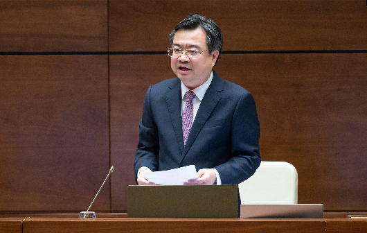 Bộ trưởng Xây dựng Nguyễn Thanh Nghị phát biểu trước Quốc hội