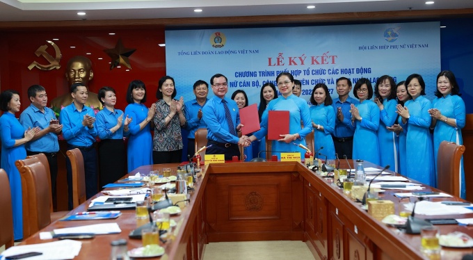 Tuyên truyền để xã hội, đoàn viên, hội viên hiểu tầm quan trọng của chăm lo nữ CCVCLĐ Tuyên truyền để xã hội, đoàn viên, hội viên hiểu tầm quan trọng của chăm lo nữ CCVCLĐ