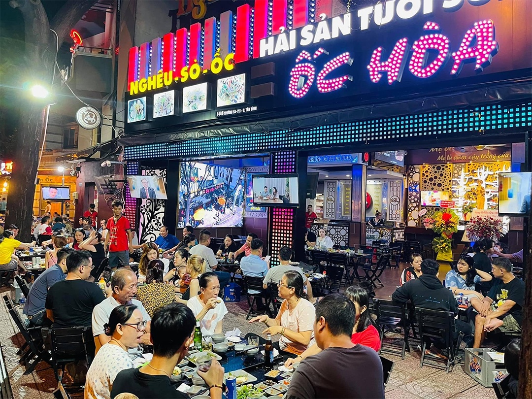 Bài 1: Kinh tế đêm - “Cửa sáng” cho ngành dịch vụ ở nước ta Bài 1: Kinh tế đêm - “Cửa sáng” cho ngành dịch vụ ở nước ta