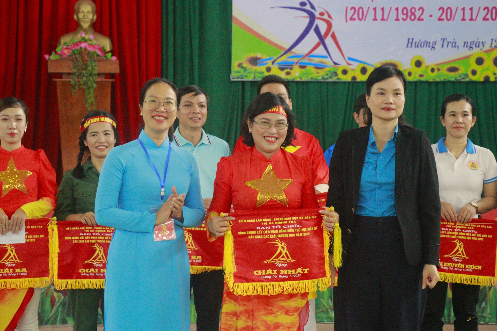 Thị xã Hương Trà: Sôi động Liên hoan đồng diễn thể dục giữa giờ