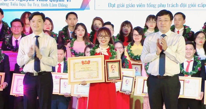 Cô giáo Quỳnh Vi xứng đáng với Giải thưởng “Nhà giáo trẻ tiêu biểu” cấp Trung ương