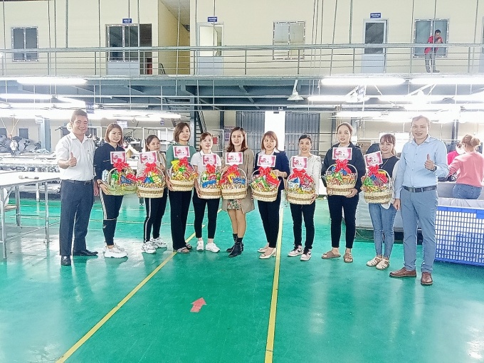 Công nhân làm việc tốt có thể "nhân đôi" thu nhập hằng tháng Công nhân làm việc tốt có thể "nhân đôi" thu nhập hằng tháng