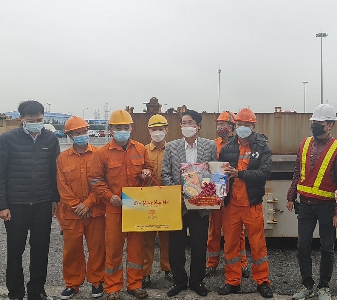 Thanh toán tiền lương, thưởng Tết cho người lao động trước Tết Thanh toán tiền lương, thưởng Tết cho người lao động trước Tết