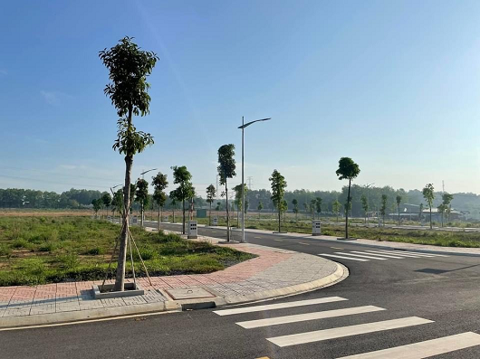 Dự án Khu nhà ở Hoàng Nam Uyên Hưng, thị xã Tân Uyên bị cắm biển vì chưa đủ điều kiện chuyển nhượng Dự án Khu nhà ở Hoàng Nam Uyên Hưng, thị xã Tân Uyên bị cắm biển vì chưa đủ điều kiện chuyển nhượng