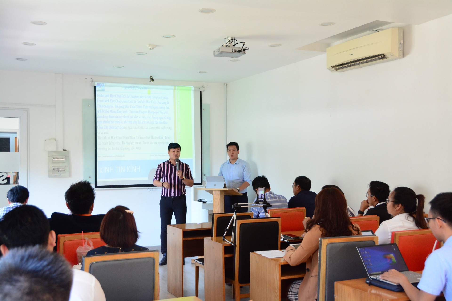 Bài 1: Sau dịch Covid-19, ngành Du lịch thiếu trầm trọng nhân sự chất lượng cao Bài 1: Sau dịch Covid-19, ngành Du lịch thiếu trầm trọng nhân sự chất lượng cao