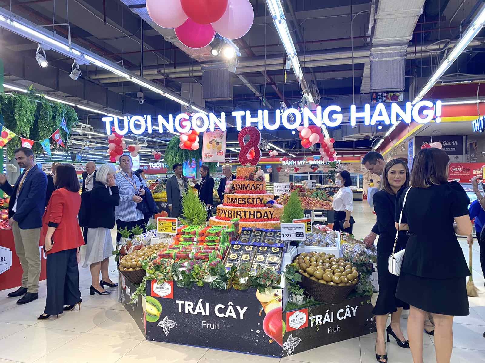 Các sản phẩm đặc trưng của New Zealand được bày bán tại siêu thị WinMart Times City Các sản phẩm đặc trưng của New Zealand được bày bán tại siêu thị WinMart Times City