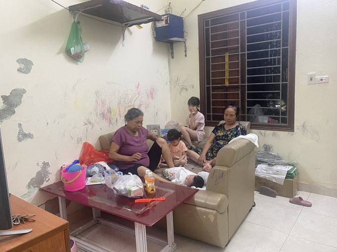 Bất ổn di dời khu tập thể 319 Vĩnh Hưng: Người dân chật vật lo cuộc sống mới Bất ổn di dời khu tập thể 319 Vĩnh Hưng: Người dân chật vật lo cuộc sống mới