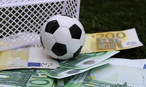 Bóng đá và “cầu xóa nợ