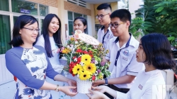 Tình thầy trò dưới góc nhìn quan hệ lao động trong kinh tế thị trường