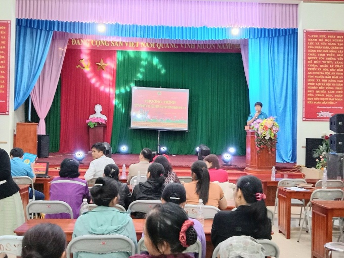 Tuyên truyền pháp luật, giao lưu văn nghệ cho công nhân lao động khu trà trọ