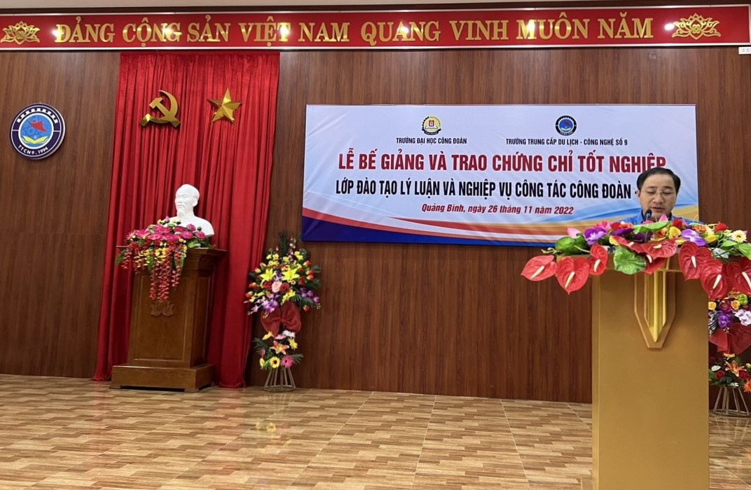 Nâng cao lý luận, nghiệp vụ cho cán bộ công đoàn tỉnh Quảng Bình và Quảng Trị Nâng cao lý luận, nghiệp vụ cho cán bộ công đoàn tỉnh Quảng Bình và Quảng Trị
