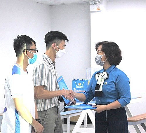 Vấn đề về công tác cán bộ công đoàn khi xem xét, sửa đổi, bổ sung Luật Công đoàn