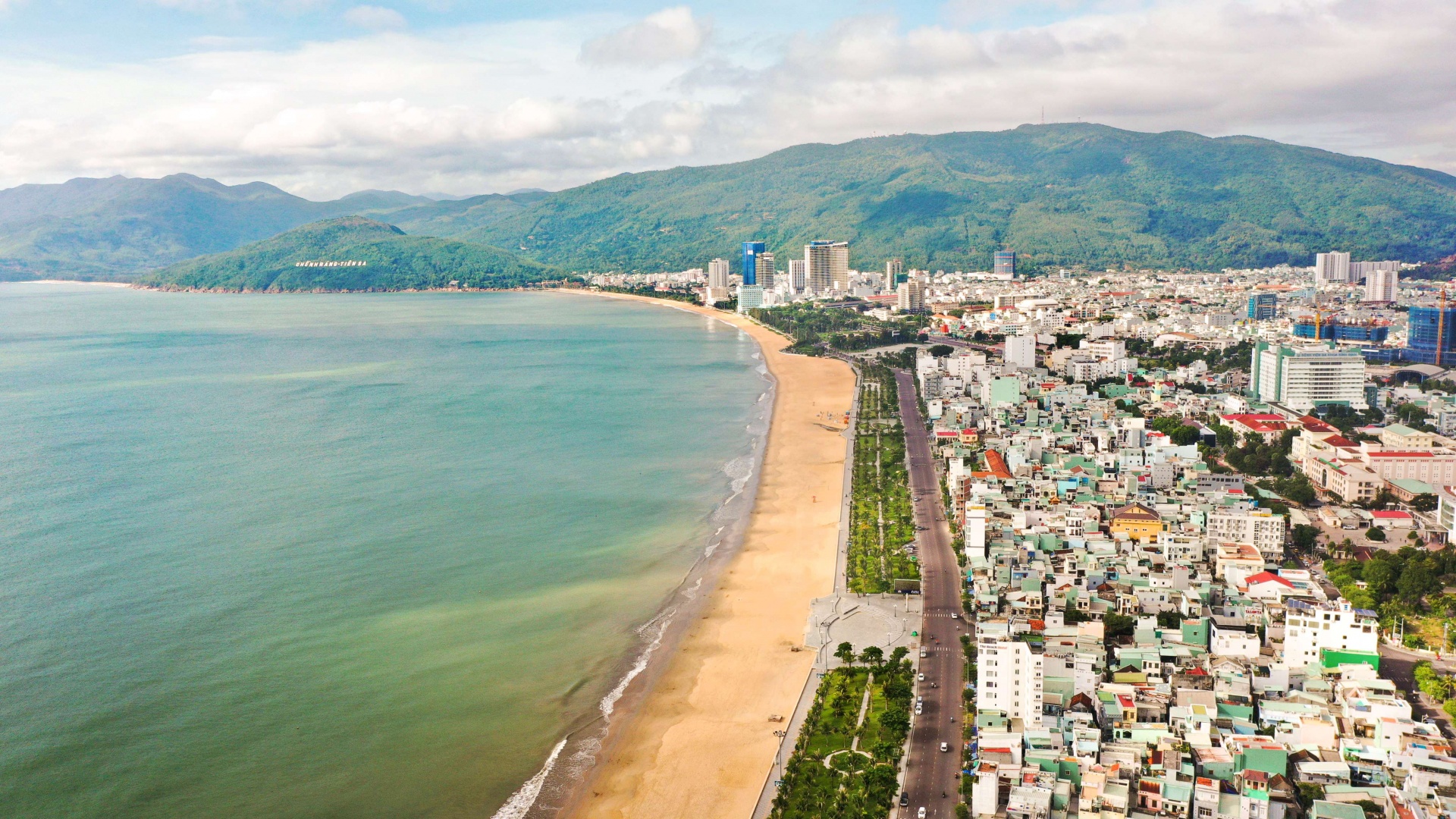 Quy Nhơn - địa phương thu hút nhiều nhà đầu tư lớn. Ảnh: Nguyễn Dũng Quy Nhơn - địa phương thu hút nhiều nhà đầu tư lớn. Ảnh: Nguyễn Dũng