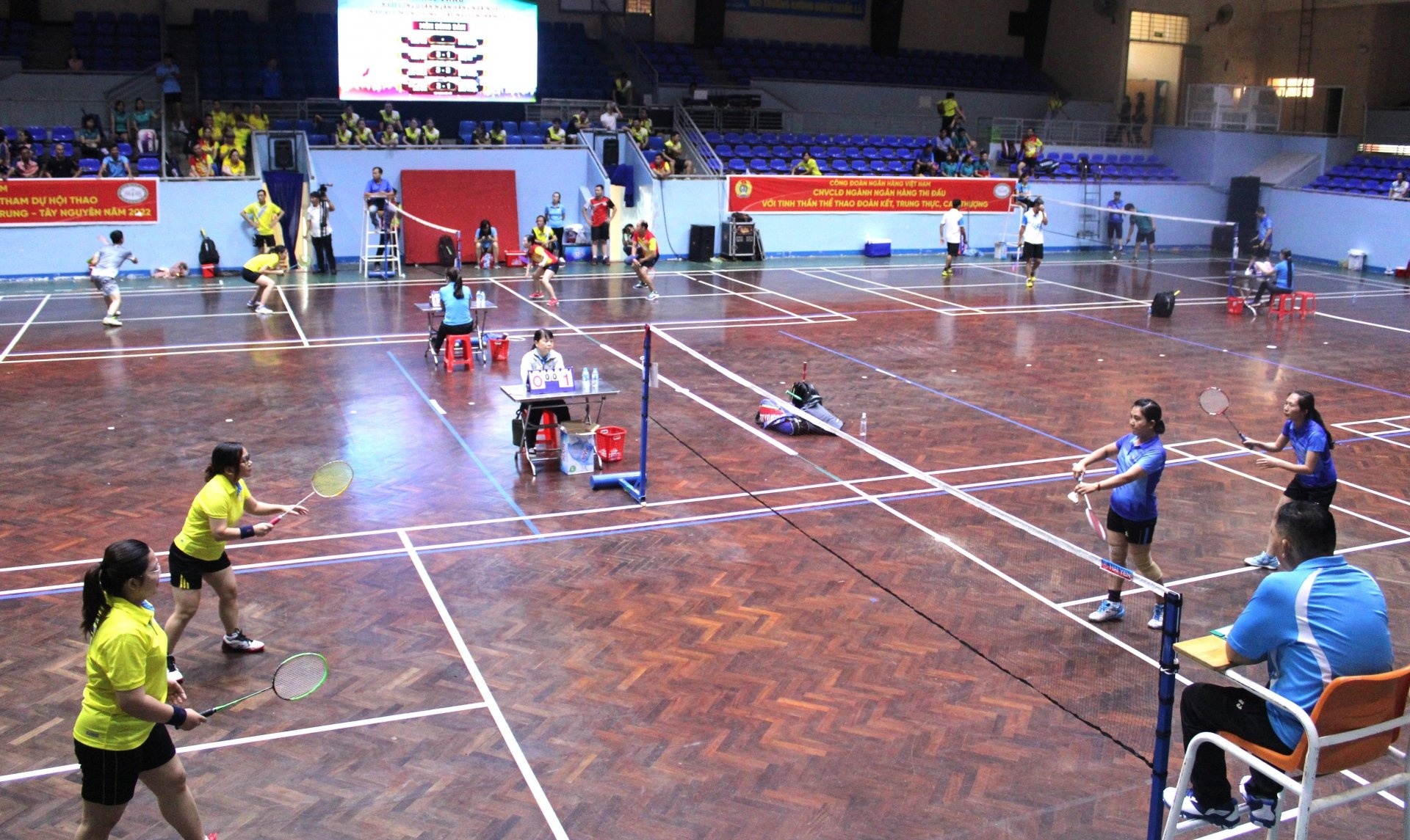 Tưng bừng hội thao khối Công đoàn Ngân hàng Nhà nước khu vực miền Trung - Tây Nguyên Tưng bừng hội thao khối Công đoàn Ngân hàng Nhà nước khu vực miền Trung - Tây Nguyên