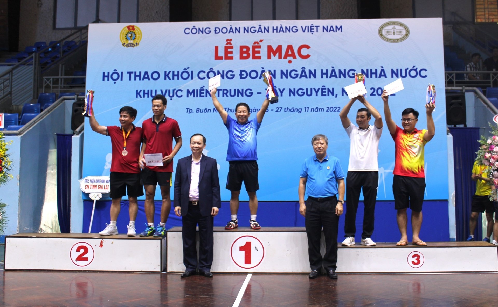 Tưng bừng hội thao khối Công đoàn Ngân hàng Nhà nước khu vực miền Trung - Tây Nguyên Tưng bừng hội thao khối Công đoàn Ngân hàng Nhà nước khu vực miền Trung - Tây Nguyên