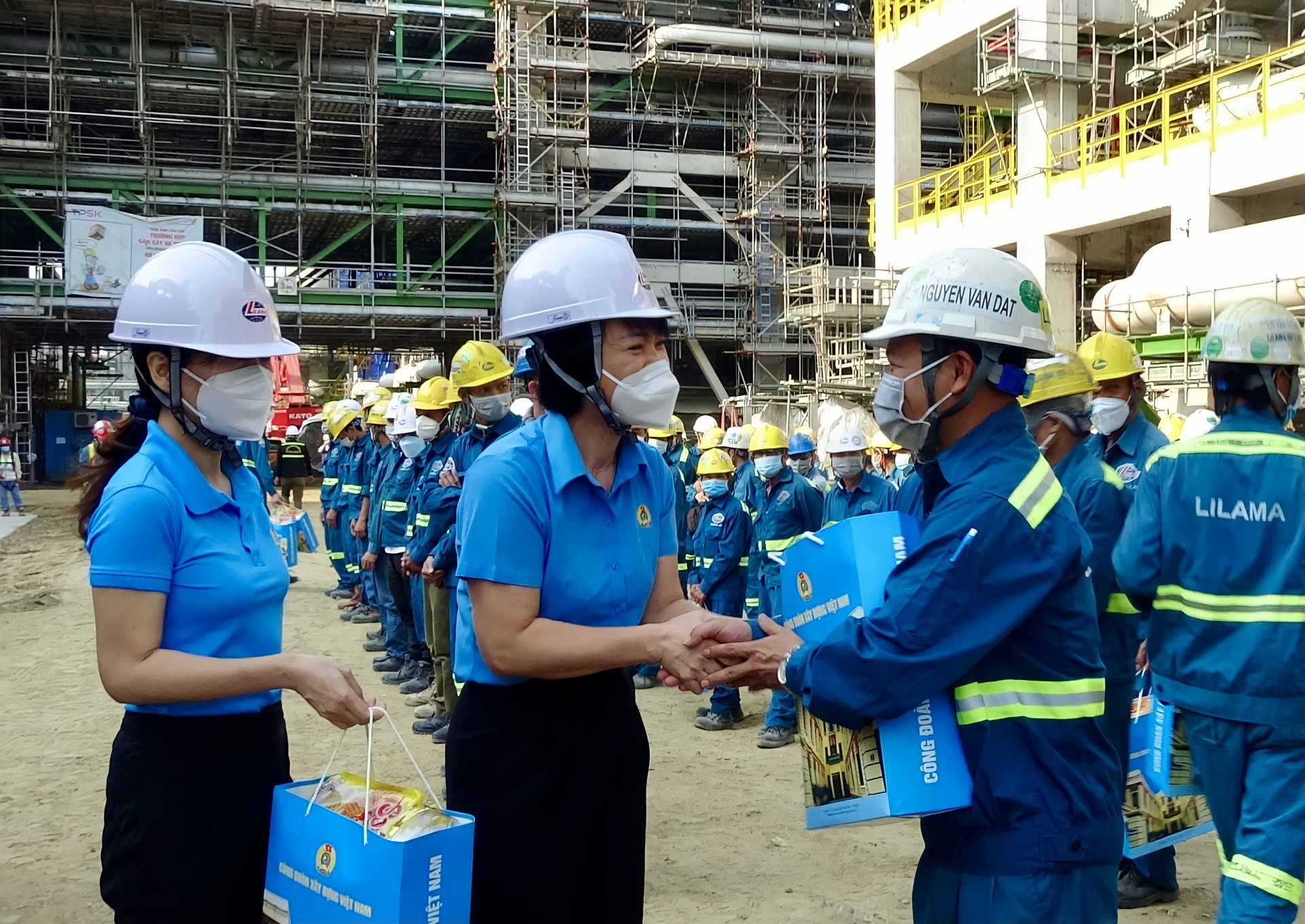 Công đoàn Xây dựng Việt Nam dự kiến tặng quà 6.000 đoàn viên khó khăn dịp Tết Công đoàn Xây dựng Việt Nam dự kiến tặng quà 6.000 đoàn viên khó khăn dịp Tết