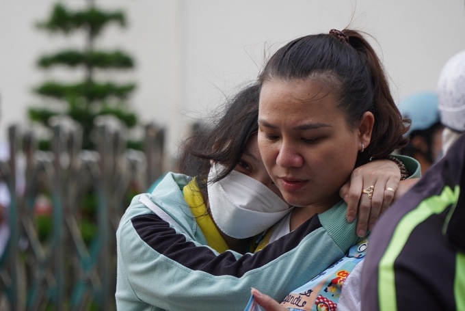 Người về quê, người bám trụ tìm kế sinh nhai