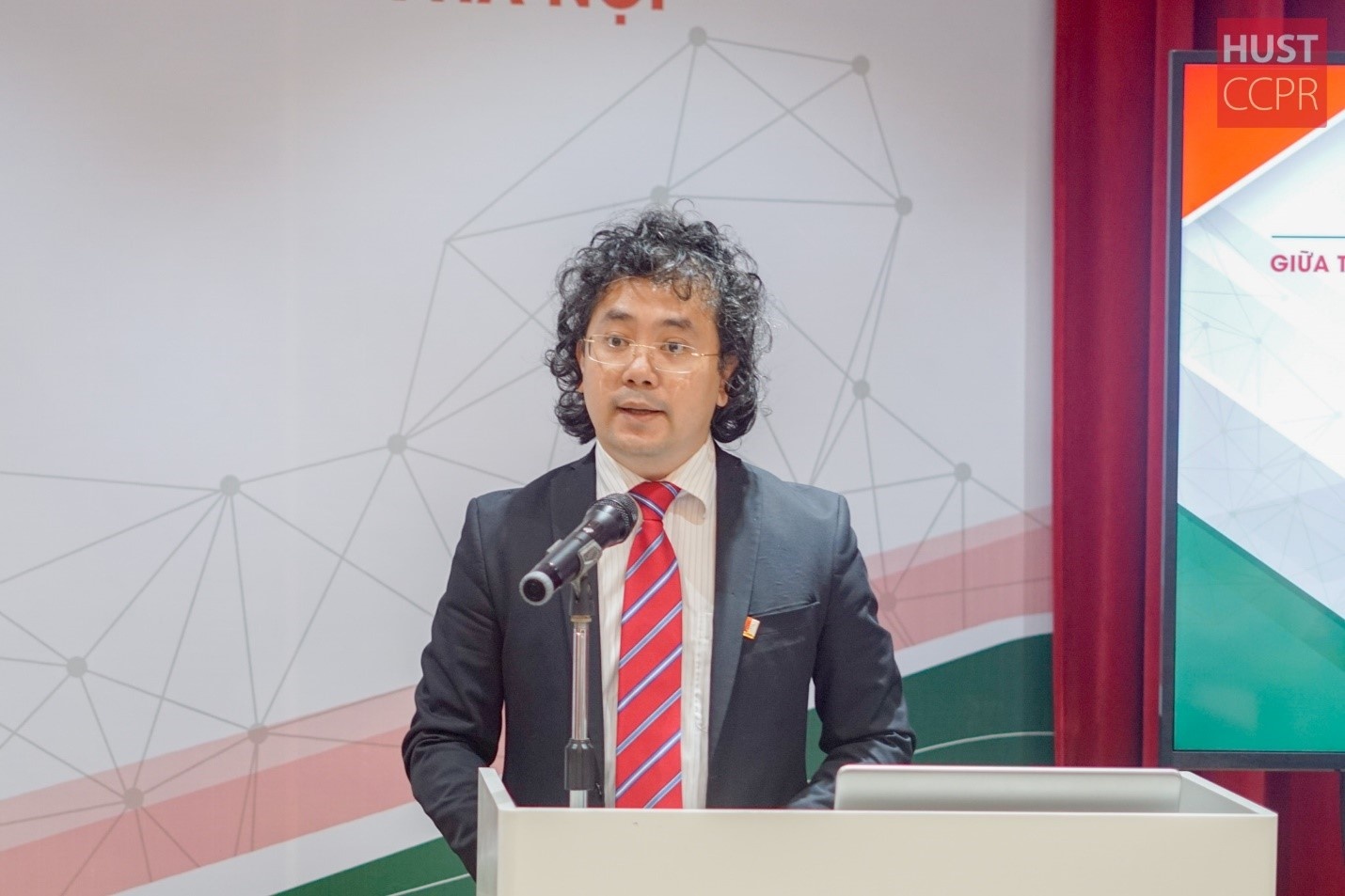 Vietcombank ký kết thỏa thuận hợp tác trao tặng học bổng cho sinh viên Vietcombank ký kết thỏa thuận hợp tác trao tặng học bổng cho sinh viên