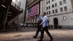 Chứng khoán Mỹ hạ nhẹ dù việc làm Mỹ phát tín hiệu tốt