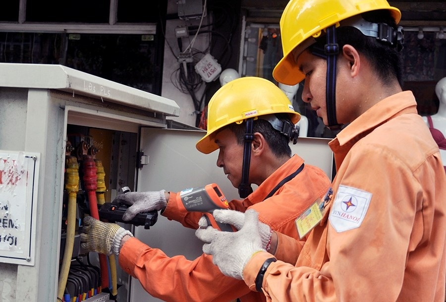 Điện lực miền Nam tích cực đẩy mạnh thi đua thực hiện 2.200 sáng kiến