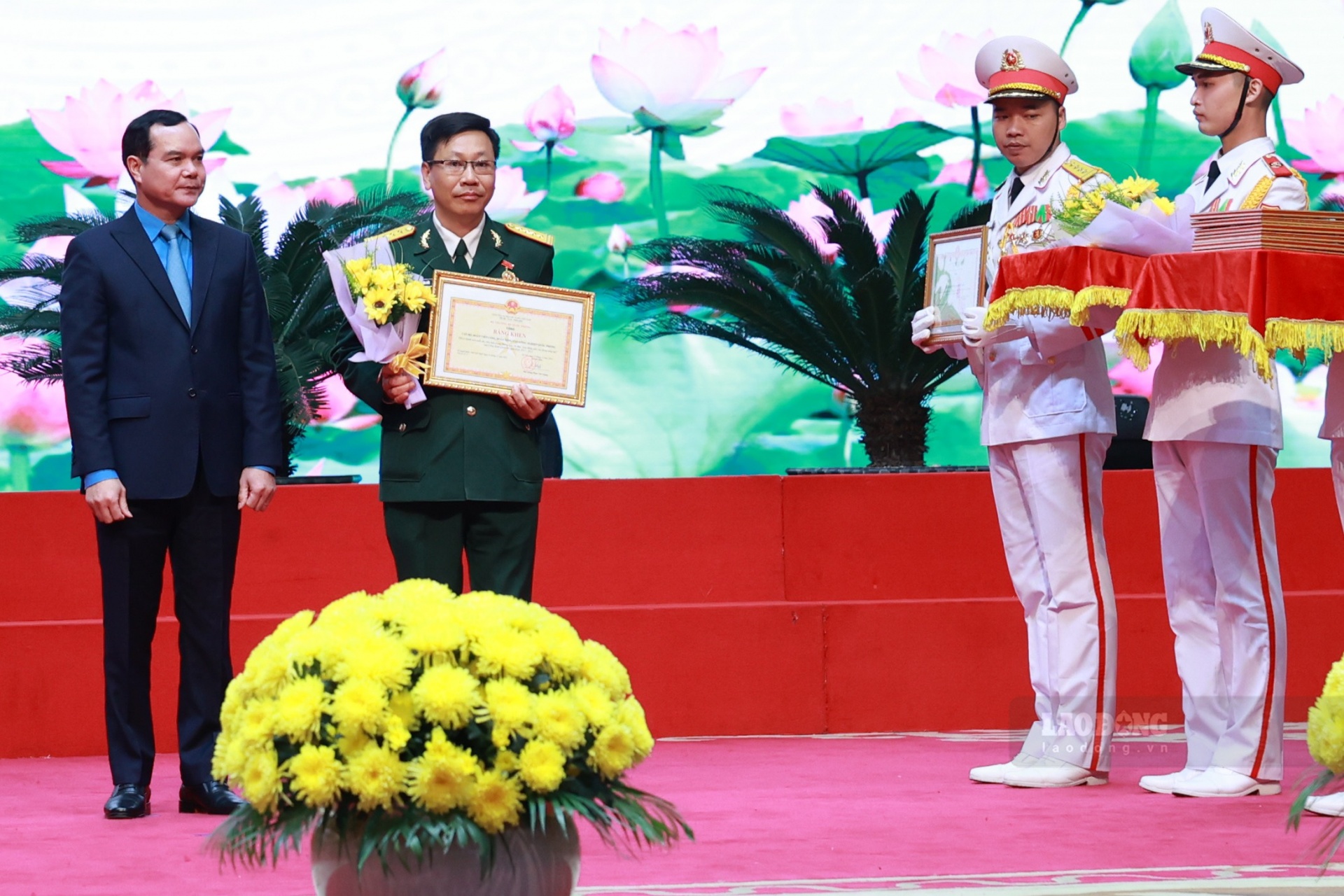 Tuyên dương 78 tập thể và 193 cá nhân “Lao động giỏi, lao động sáng tạo” Tuyên dương 78 tập thể và 193 cá nhân “Lao động giỏi, lao động sáng tạo”