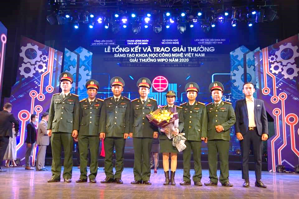 Niềm đam mê làm chủ công nghệ trong nghiên cứu khoa học