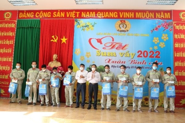 Đồng bằng sông Cửu Long: Đa dạng các hoạt động chăm lo Tết cho người lao động