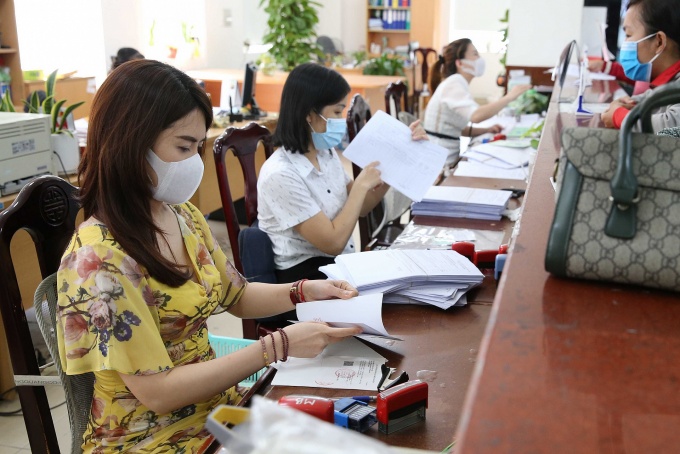 Xây dựng lộ trình cải cách tiền lương, sửa đổi quy định thu nhập đặc thù