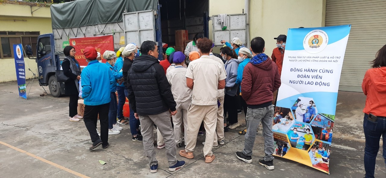 Thêm chuyến “Xe siêu thị đoàn viên Công đoàn” đầy ắp hàng hóa đến với CNLĐ Thêm chuyến “Xe siêu thị đoàn viên Công đoàn” đầy ắp hàng hóa đến với CNLĐ