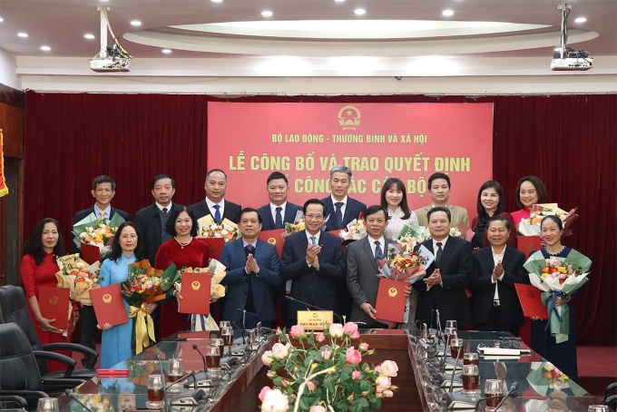 12 lãnh đạo của Bộ LĐ-TB và XH được điều động, bổ nhiệm mới 12 lãnh đạo của Bộ LĐ-TB và XH được điều động, bổ nhiệm mới