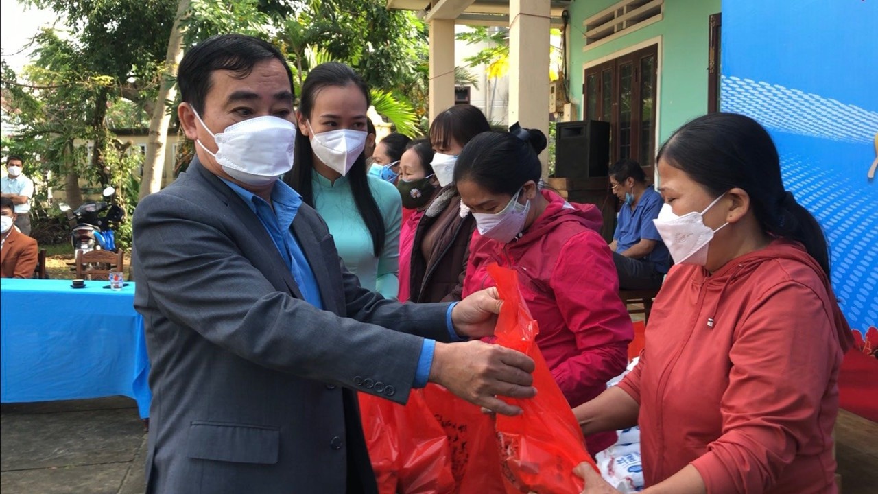 Quảng Nam: Gần 1,3 vạn đoàn viên, người lao động được hỗ trợ Tết Quảng Nam: Gần 1,3 vạn đoàn viên, người lao động được hỗ trợ Tết