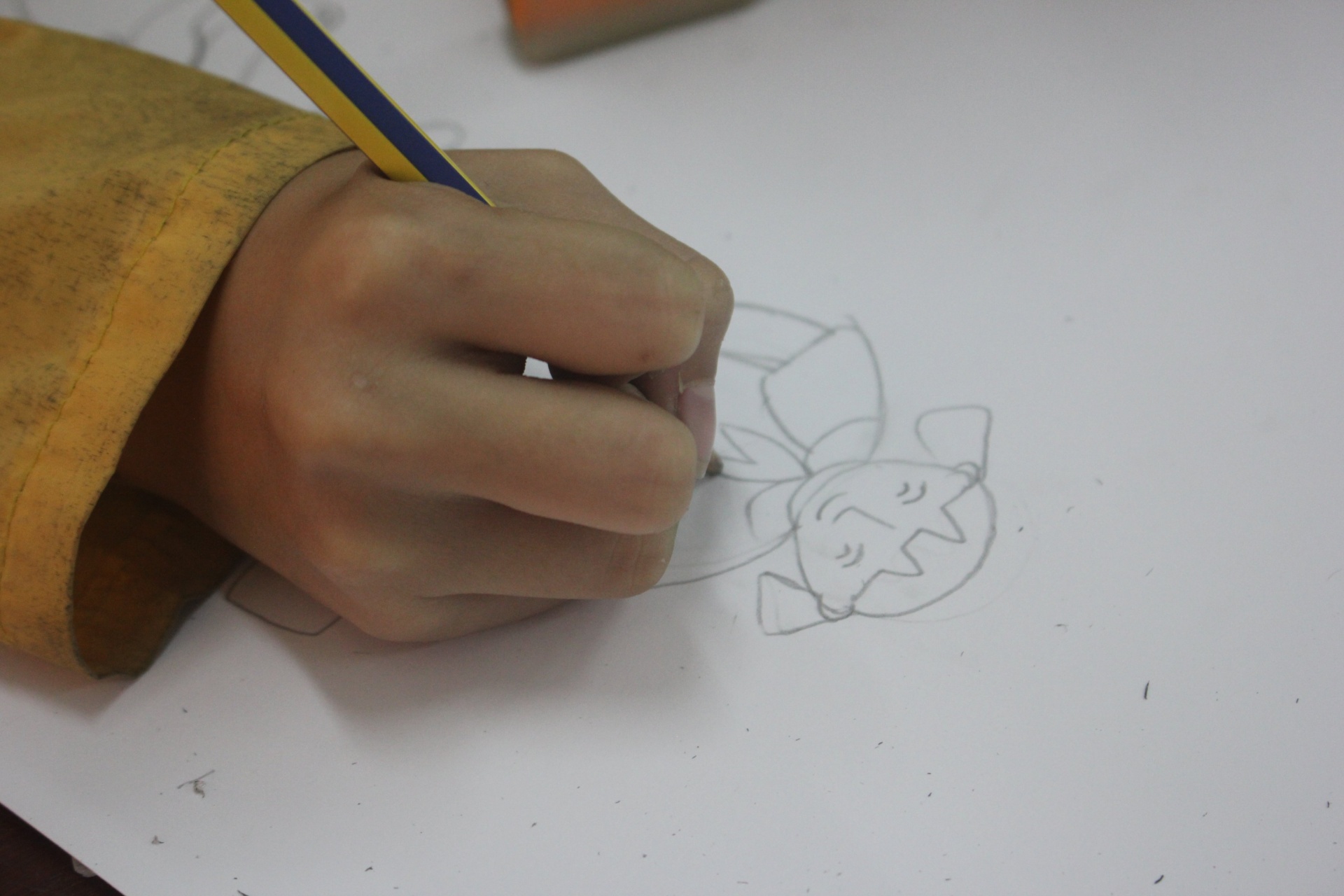 300 thiếu nhi tham gia vẽ tranh 300 thiếu nhi tham gia vẽ tranh