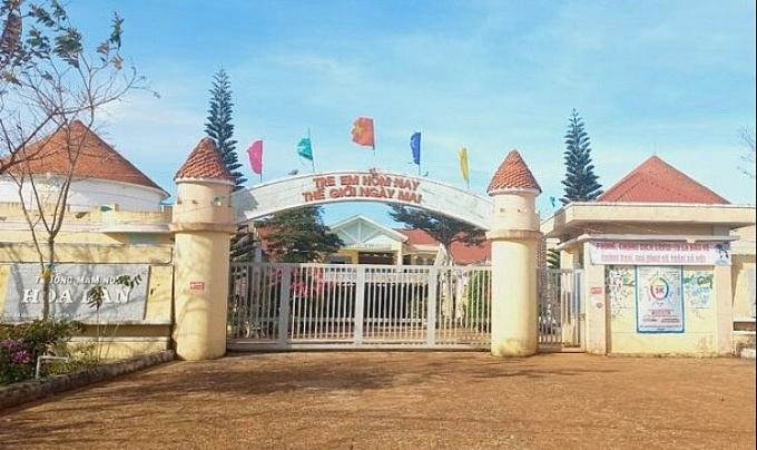 Hiệu trưởng bắt giáo viên đi tiếp khách: Cần loại khỏi đội ngũ!