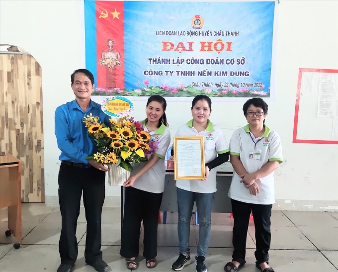 Cần hiểu đúng về bản chất giai cấp công nhân của Đảng cộng sản Việt Nam Cần hiểu đúng về bản chất giai cấp công nhân của Đảng cộng sản Việt Nam