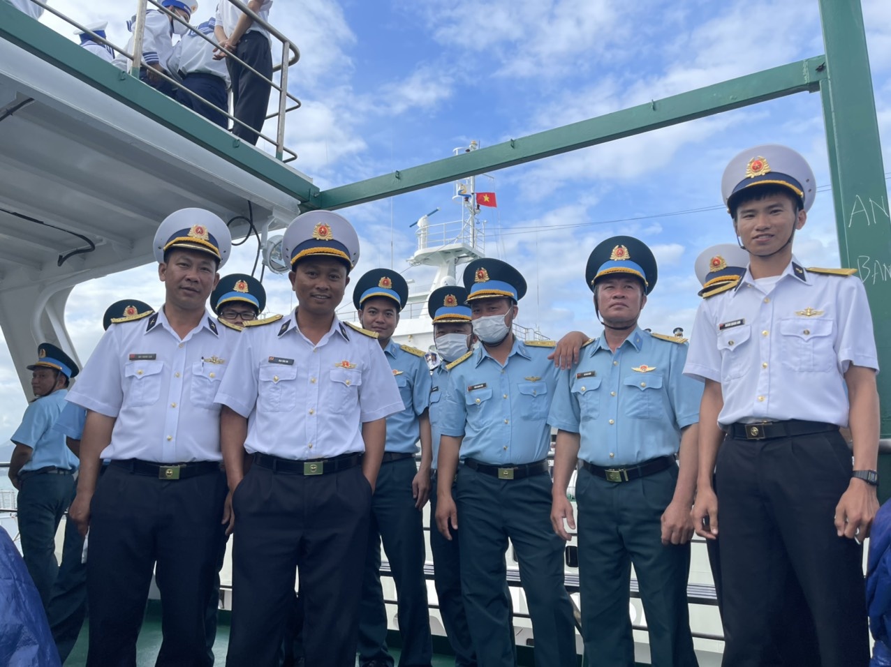 Tiễn đoàn công tác đi thăm quân và dân huyện đảo Trường Sa nhân dịp Xuân Quý Mão 2023 Tiễn đoàn công tác đi thăm quân và dân huyện đảo Trường Sa nhân dịp Xuân Quý Mão 2023