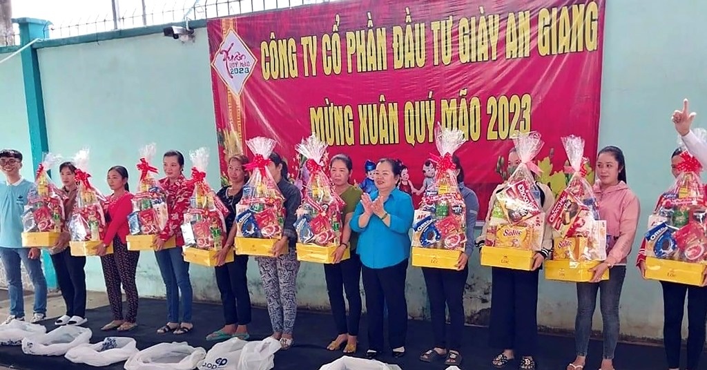 Công đoàn An Giang tích cực chăm lo Tết cho đoàn viên, người lao động Công đoàn An Giang tích cực chăm lo Tết cho đoàn viên, người lao động